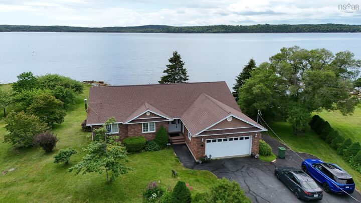 228 Ostrea Lake Road — photo 1