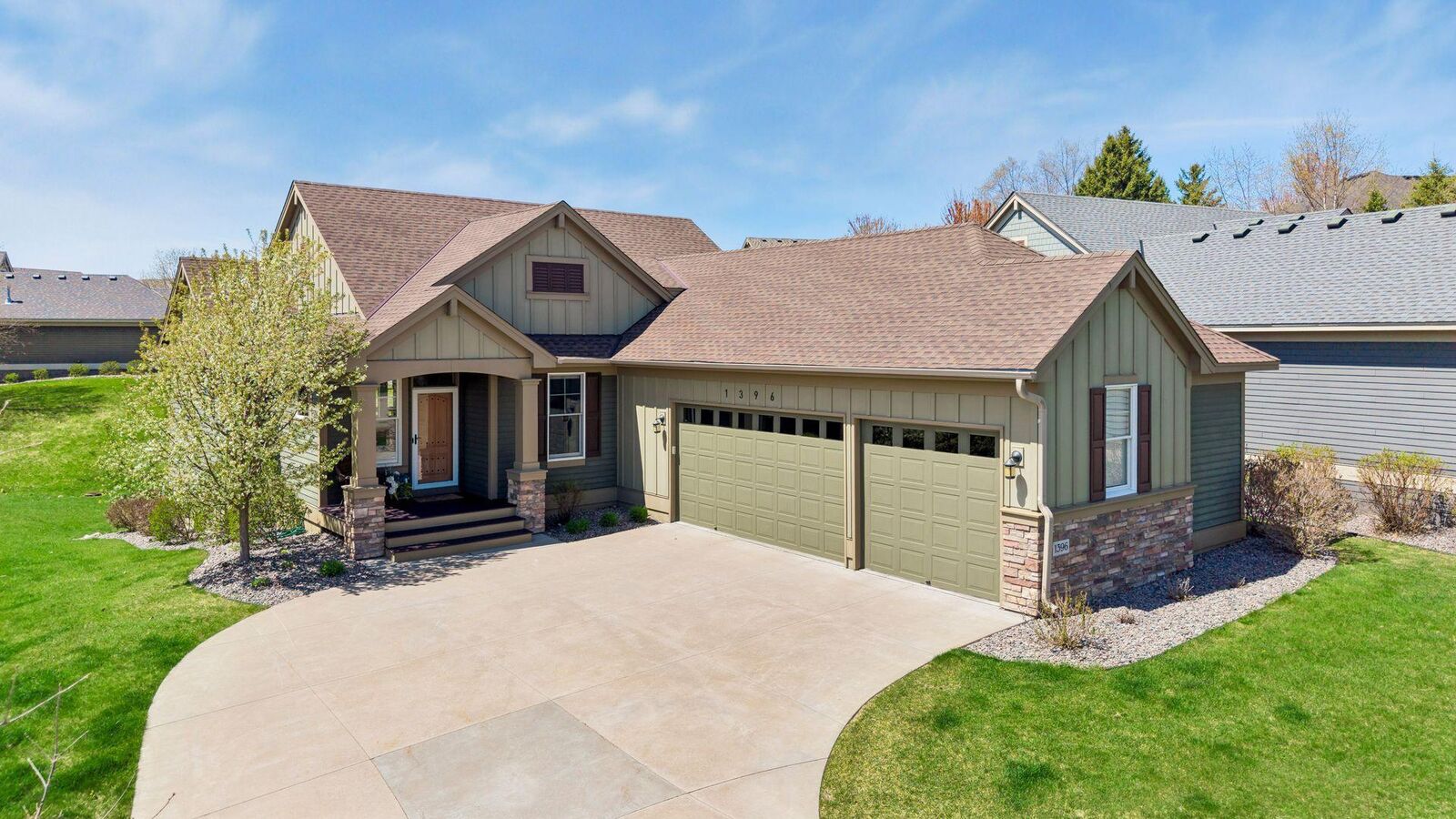 Property Photo:  1396 Palisade Path  MN 55129 