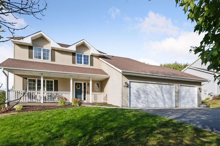 Property Photo:  254 Jaspers Circle S  MN 55318 