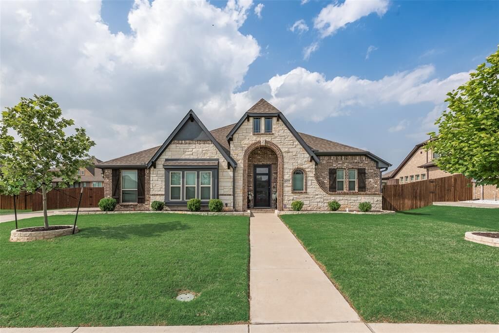 Photo de la propriété:  605 Dusty Glen Trail  TX 76065 