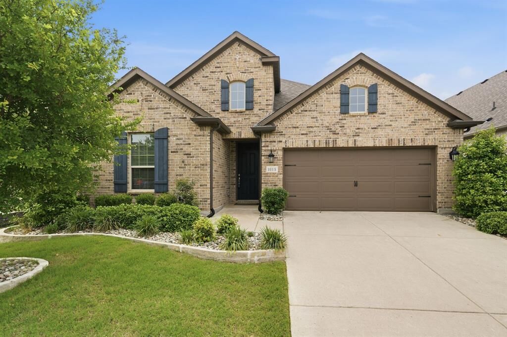 Property Photo:  1015 Huckleberry Street  TX 76226 