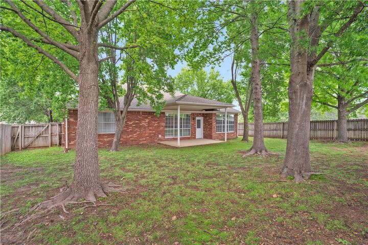 Property Photo:  3021 Birch Place  AR 72762 