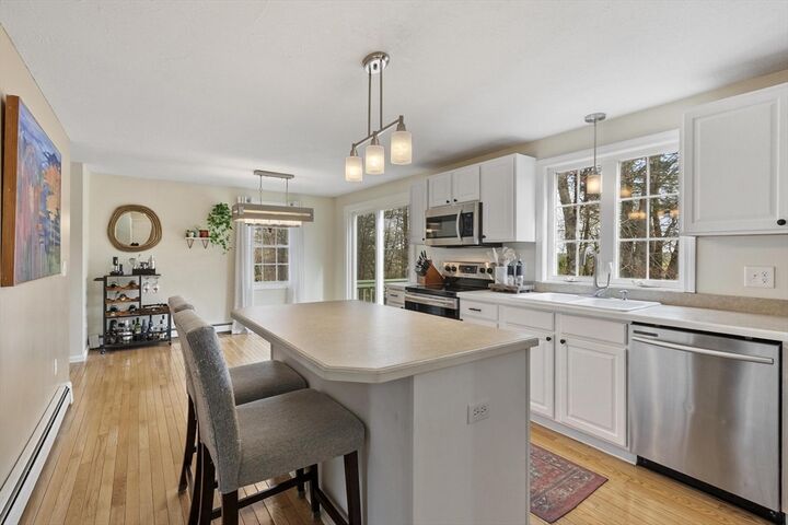 Property Photo:  19 Fieldstone Dr  MA 01440 