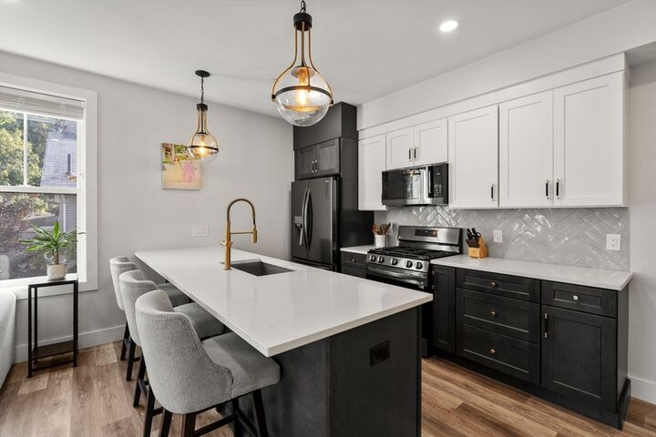 Property Photo:  19 W Tremlett St 4  MA 02124 