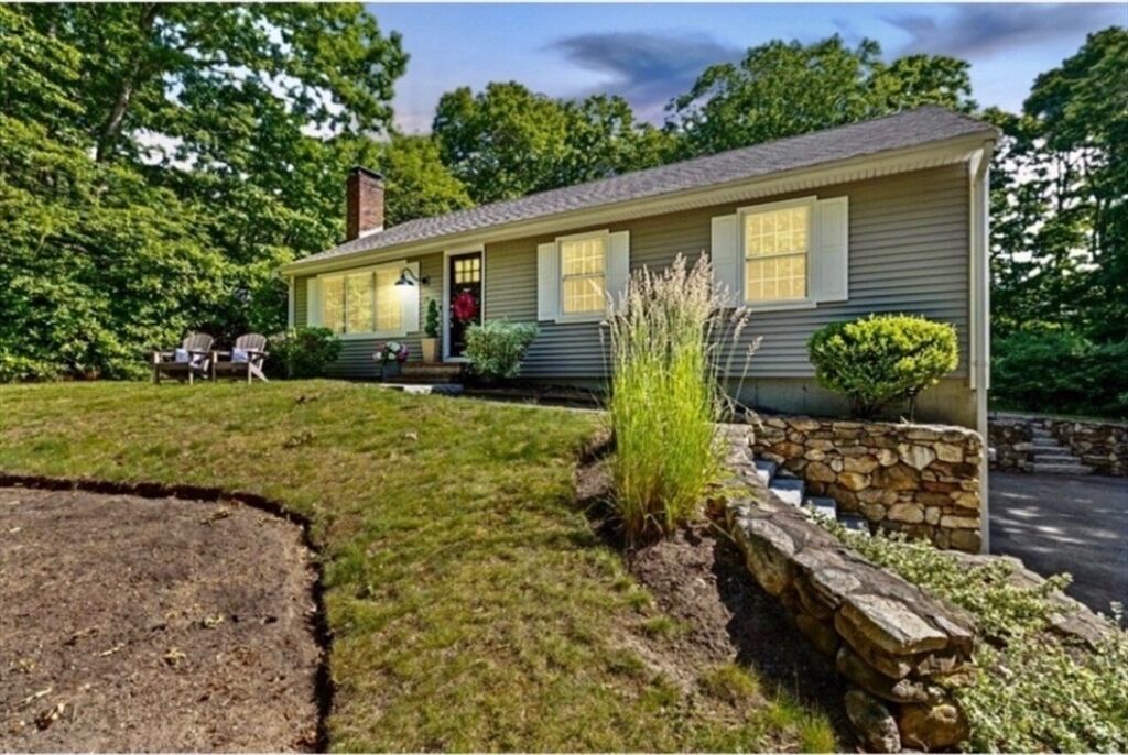 Property Photo:  15 Surrey Ln  MA 02563 