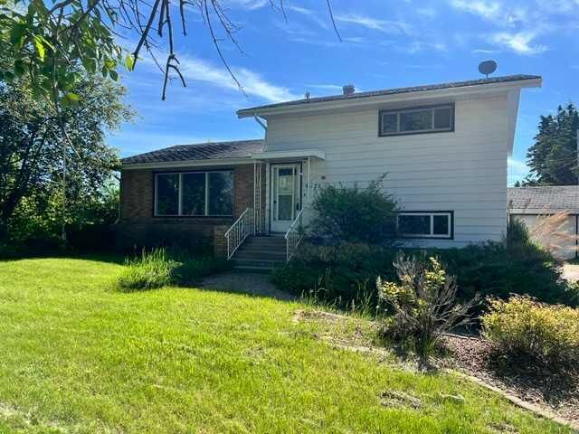 Property Photo:  5021 47 Street  AB T0B 1N0 