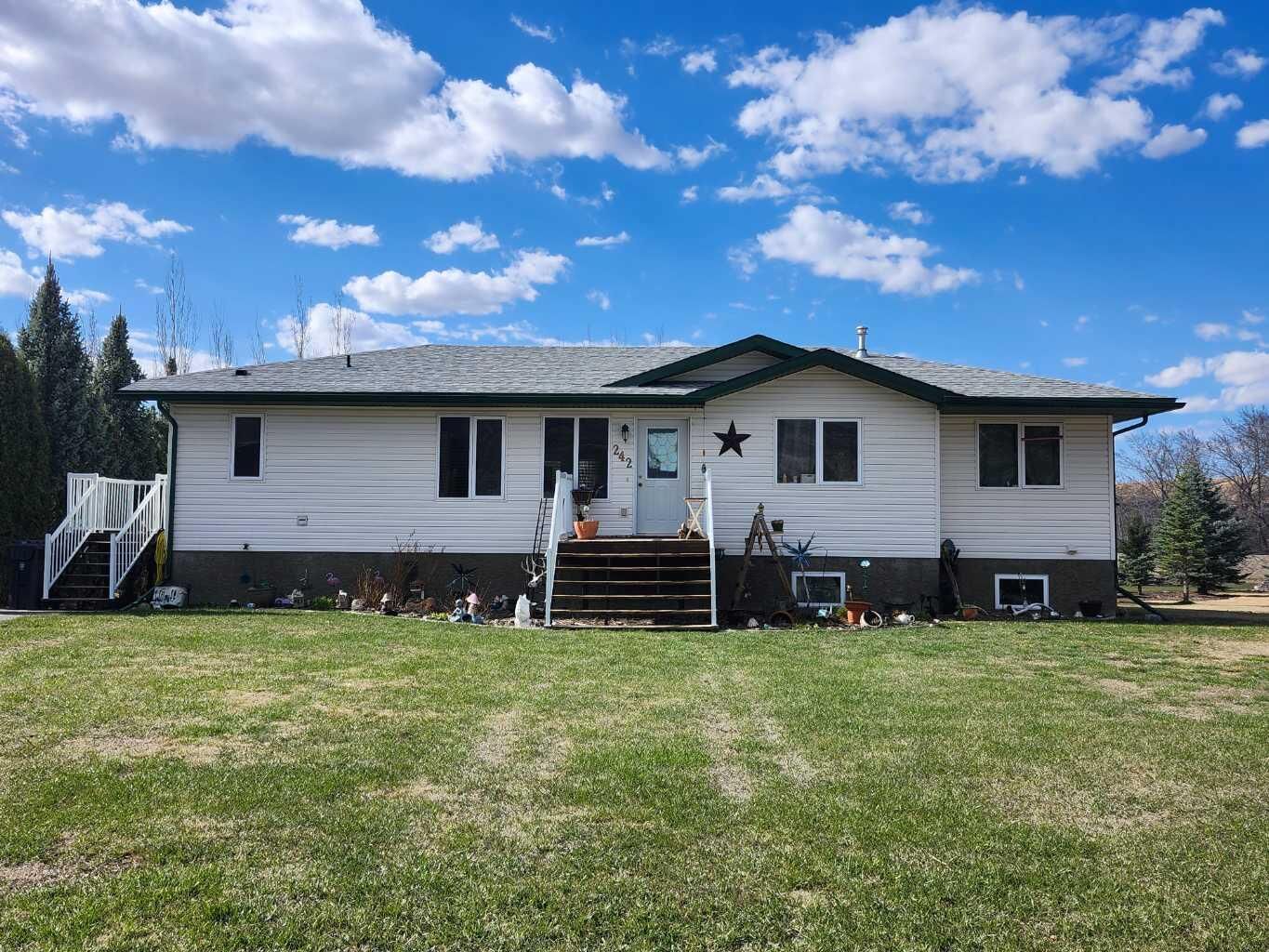 Property Photo: 242 McNab Close AB T0J 0Y0