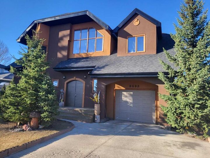 Property Photo: 4643 29 Avenue NW AB T3B 0J1
