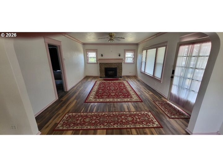 Property Photo:  1439 Union Ave  OR 97459 