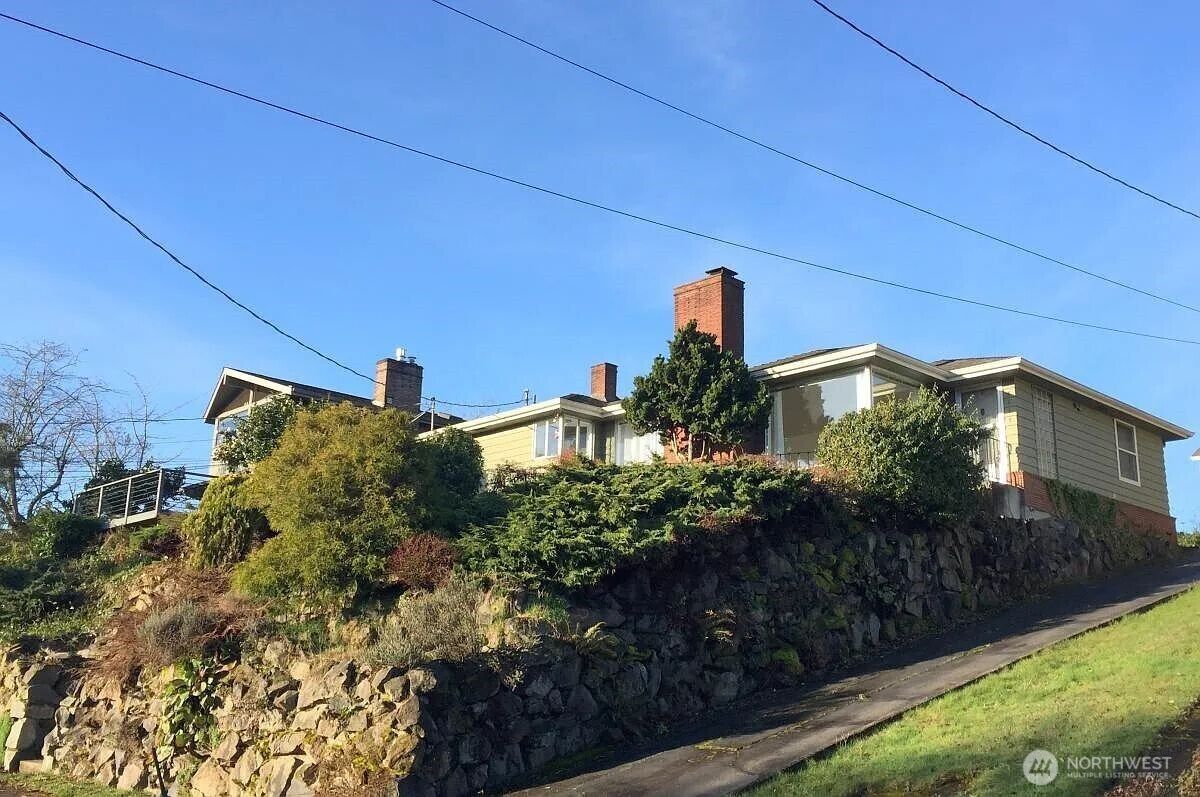 Property Photo:  4115  48th Avenue S  WA 98118 