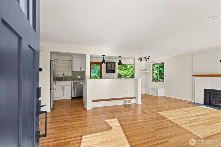 Property Photo:  16253  13th Avenue SW  WA 98166 