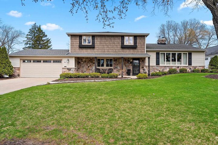Property Photo:  180 Arbor Lane  WI 54301 