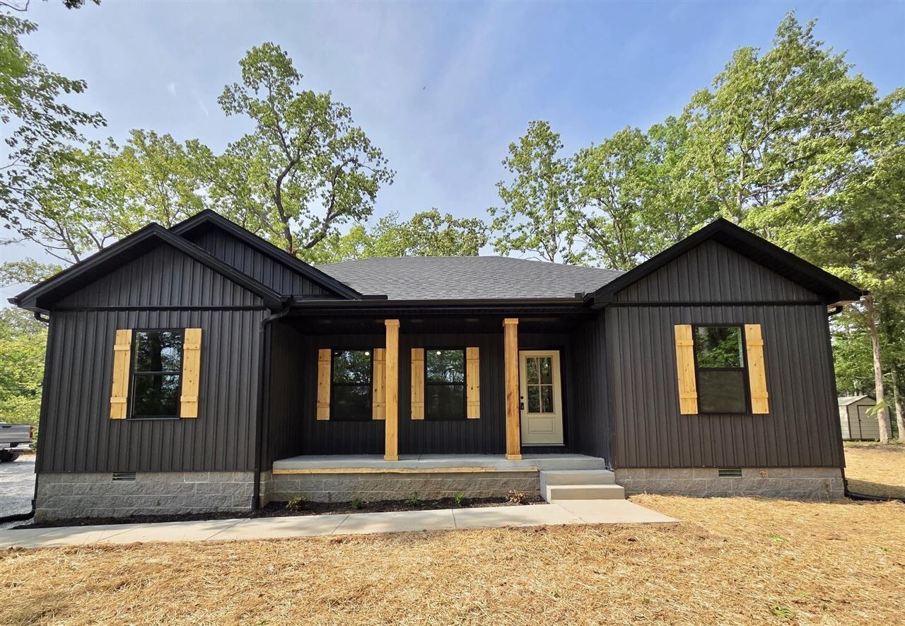 Property Photo:  497 Hunters Circle  KY 42276 