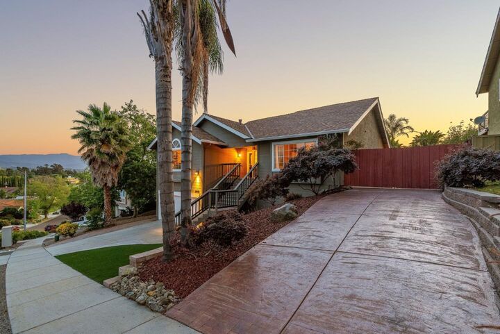 Property Photo:  157 Knightshaven Way  CA 95111 