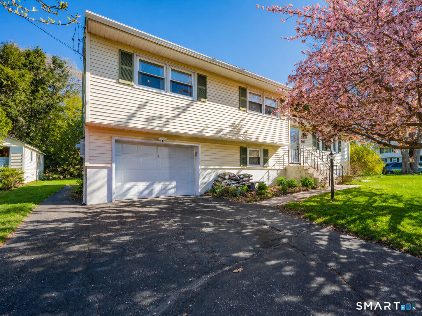 Property Photo:  106 Debbie Lane  CT 06770 