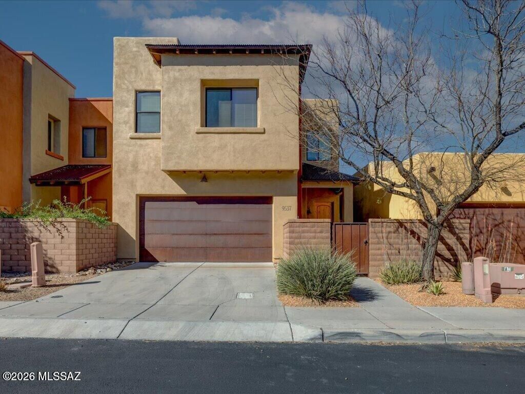 Property Photo: 9537 E Ventaso Circle AZ 85715