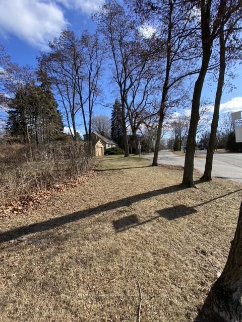 Property Photo:  58 Pine Ridge Drive  ON M1M 2X7 
