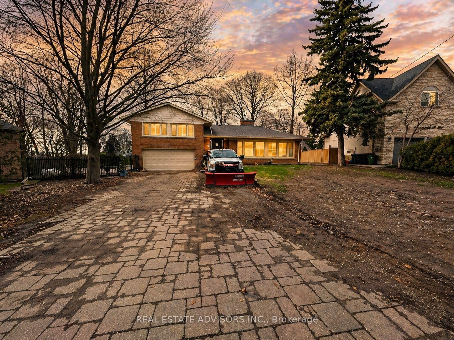 Property Photo: 1 Lakehill Crescent ON M1M 1E5