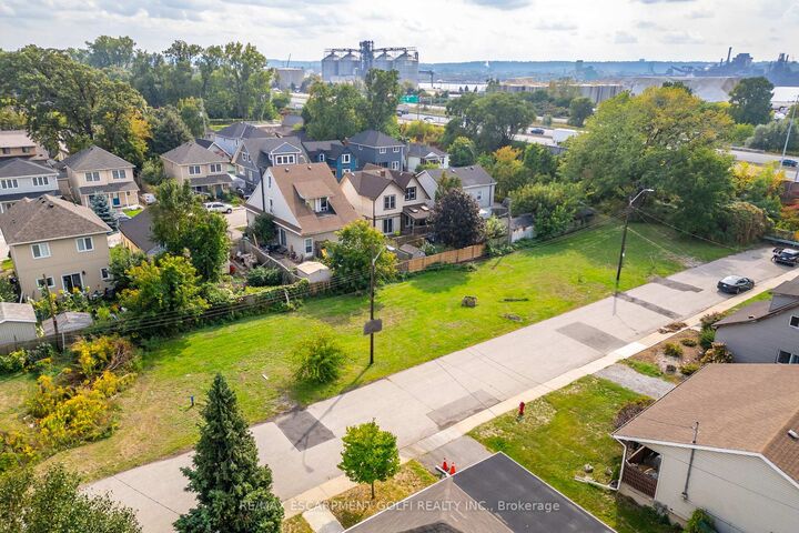 Property Photo:  10 Knapmans Drive  ON L8H 7E8 
