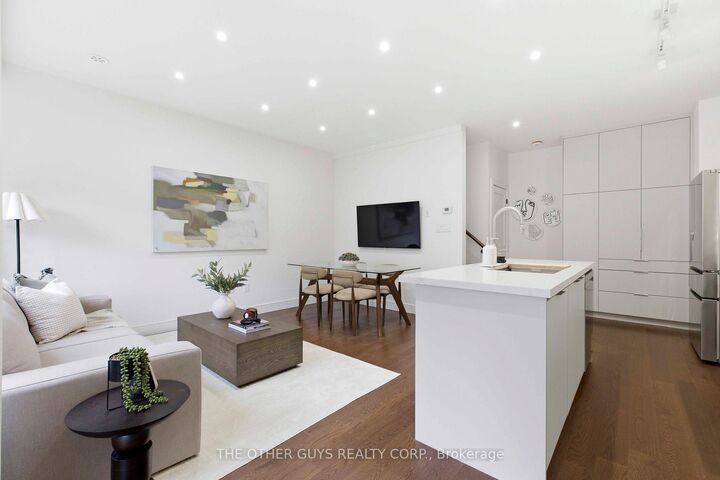 Property Photo: 9R Clintwood Gate 18 ON M3A 0A8