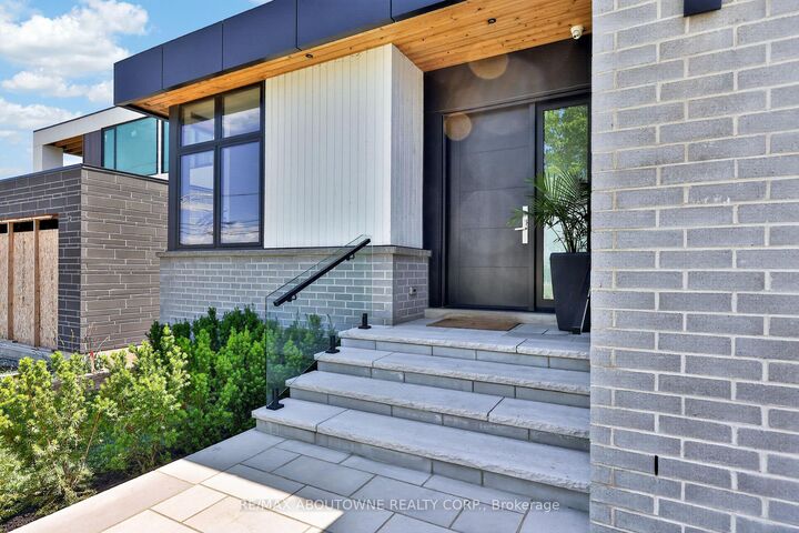 Property Photo: 70 Upper Mount Albion Road ON L8J 2S1