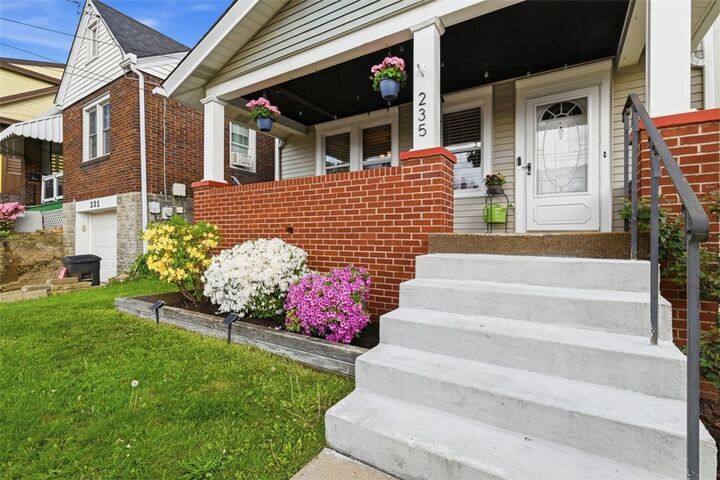 Property Photo:  235 Grant Ave  PA 15202 