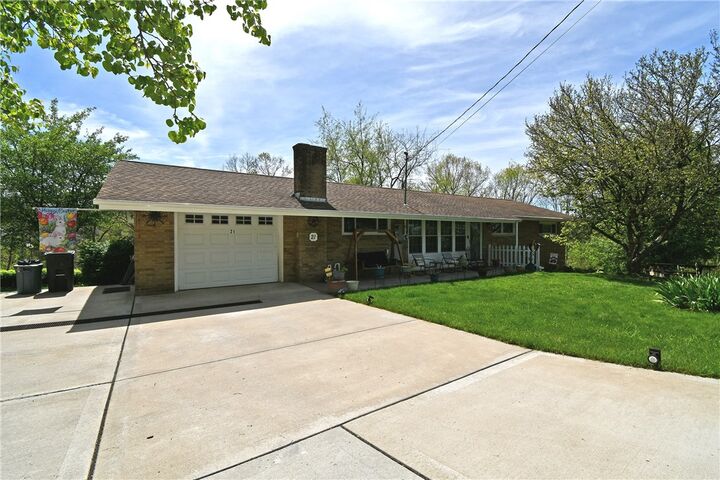 Property Photo:  21 Robin Rd  PA 15136 