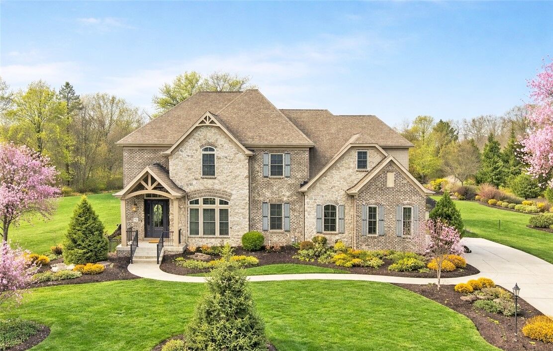 Property Photo:  332 Braeburn Drive  PA 15317 