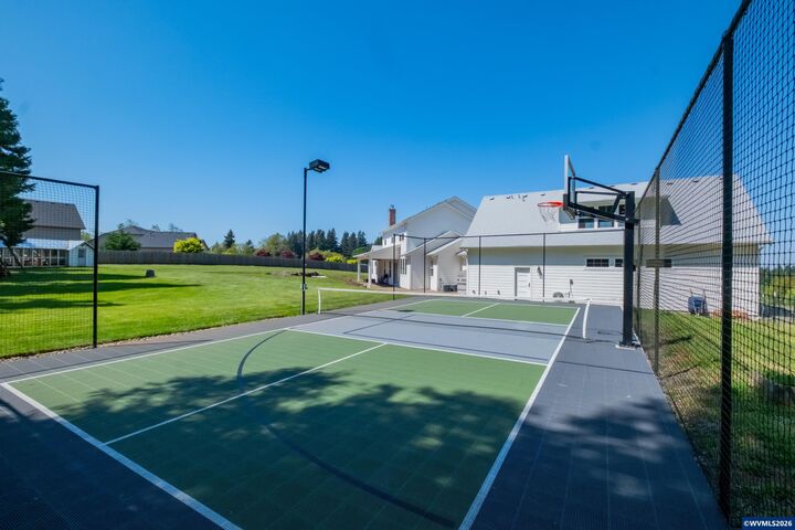 Property Photo:  2292 Noble Wy S  OR 97306 