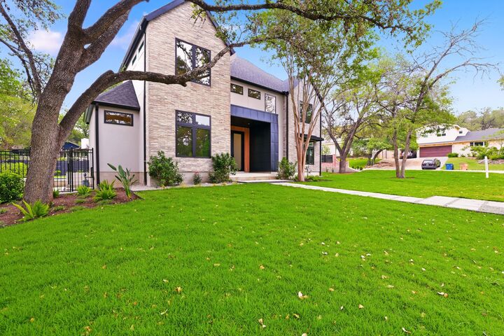 Property Photo:  2605 Forest Bend Drive  TX 78704 