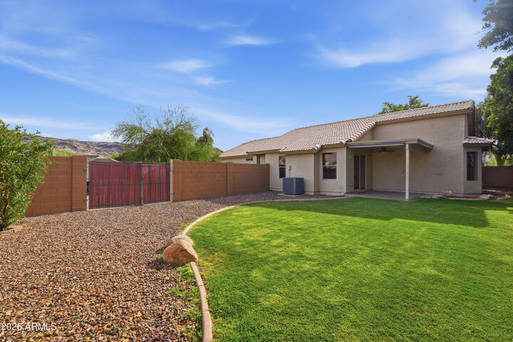 Property Photo:  2628 E Beverly Road  AZ 85042 