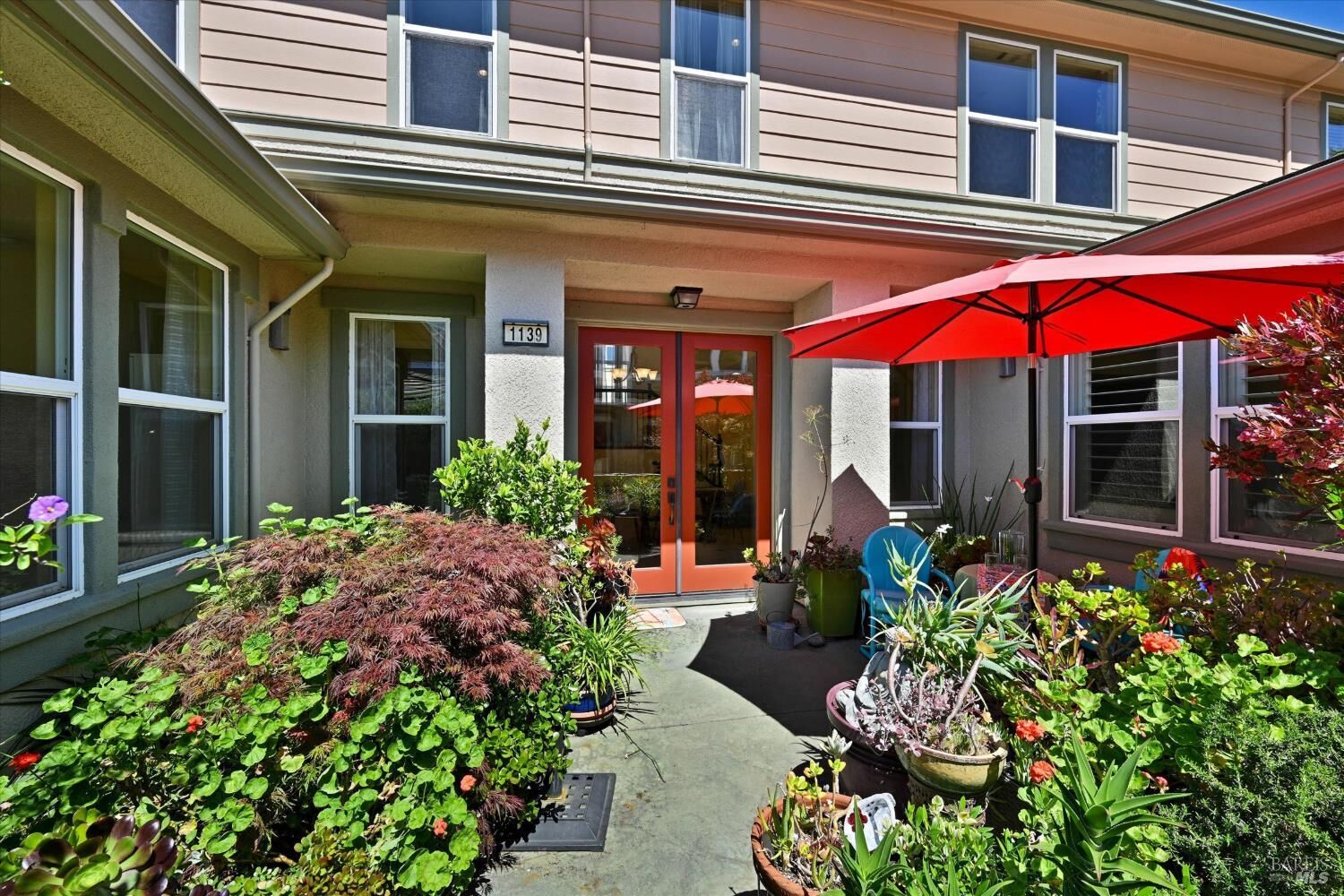 Property Photo:  1139 Azuar Avenue  CA 94592 
