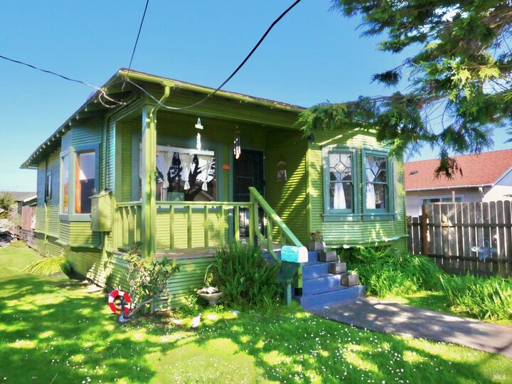 Property Photo:  753 Stewart Street  CA 95437 