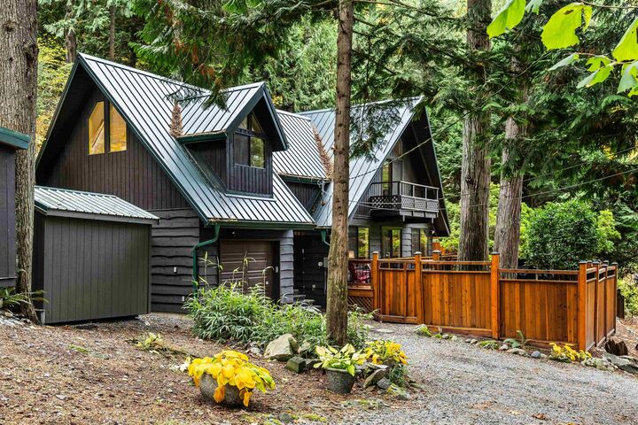Property Photo: 6326 Rockwell Drive BC V0M 1A0
