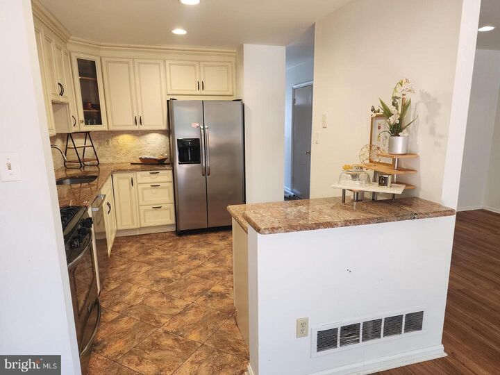 Property Photo:  25 Forsythia Court  PA 19444 