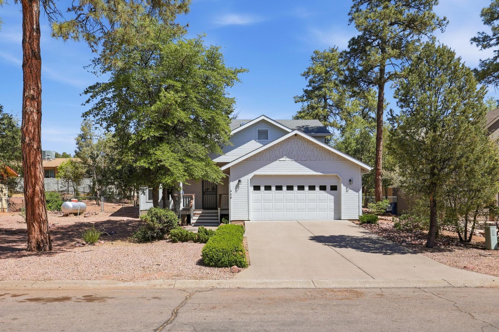 Property Photo:  408 W Black Forest Lane  AZ 85541 
