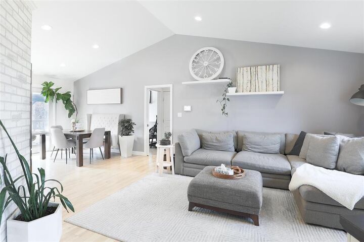 Property Photo:  18 Breezy Bend  MB R5G 2H3 