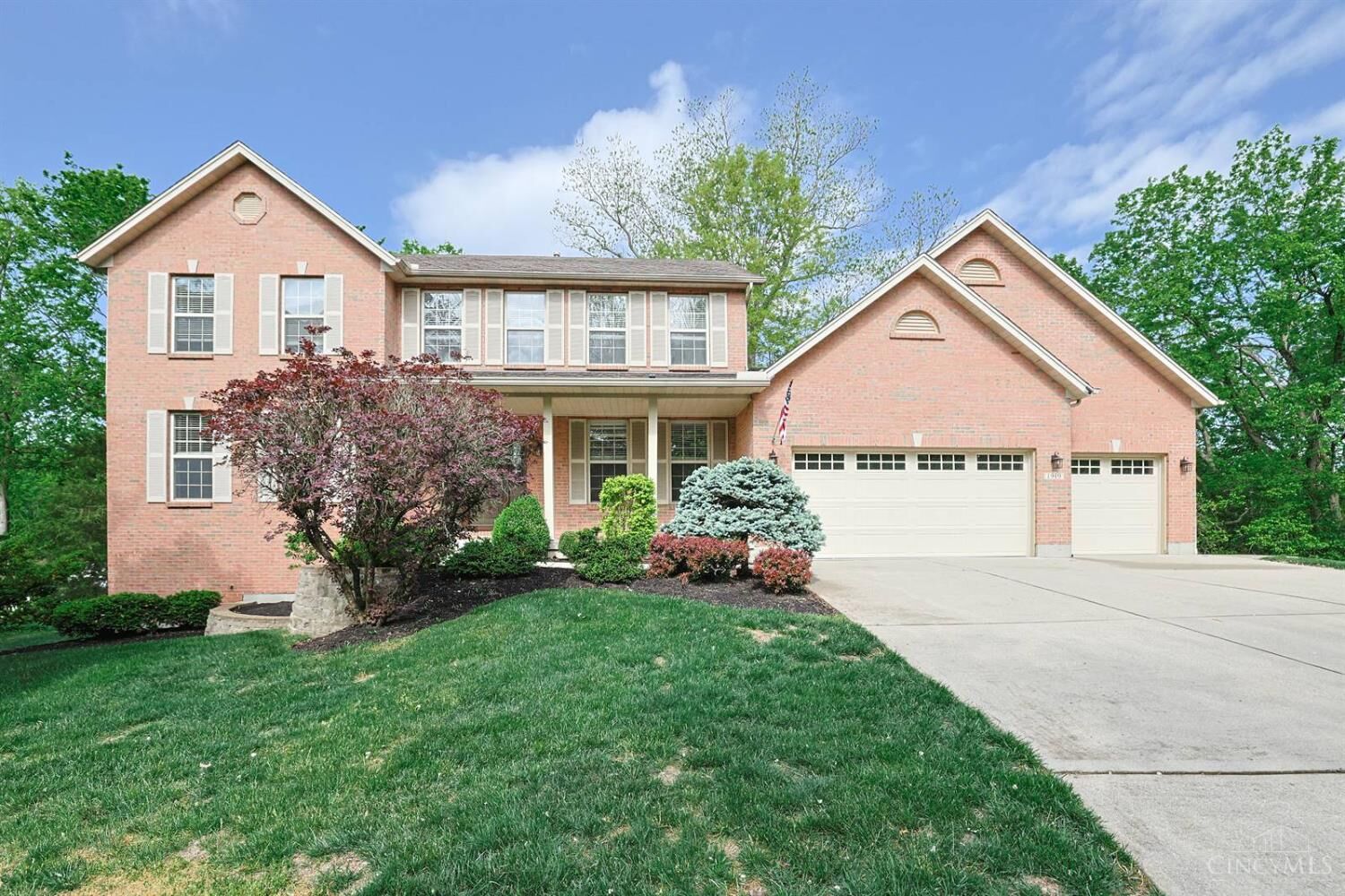 Property Photo:  1919 Highcliff Court  OH 45014 