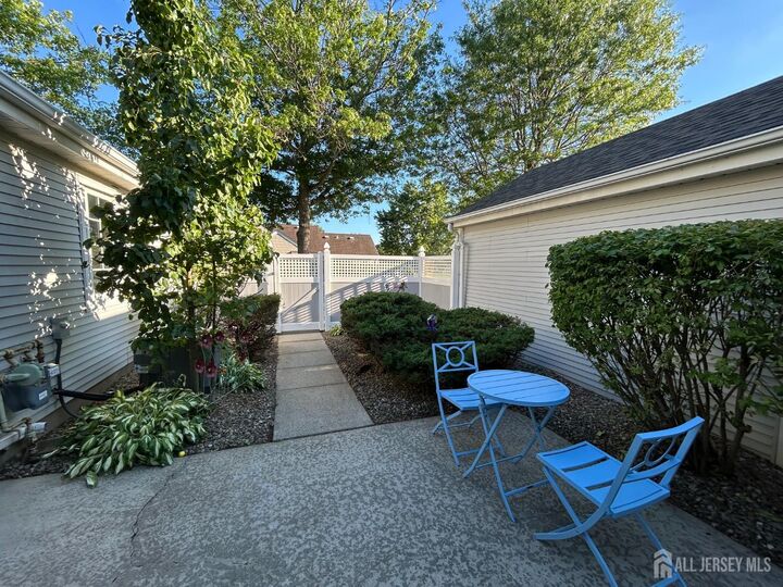 Property Photo:  48 Winthrop Road B  NJ 08831 