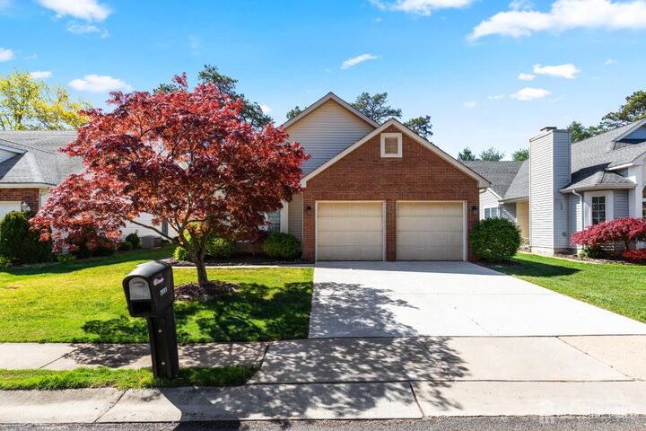 Property Photo:  