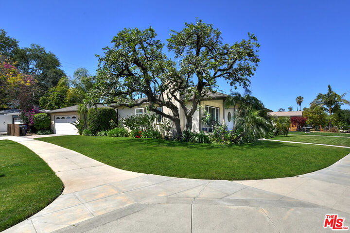 Property Photo:  22232 Kittridge St  CA 91303 