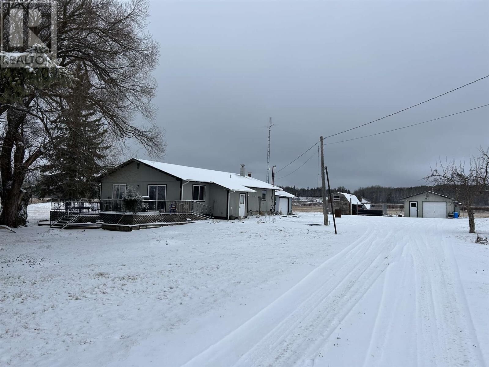 Photo de la propriété:  851-855 Hwy 11  ON P0W 1K0 
