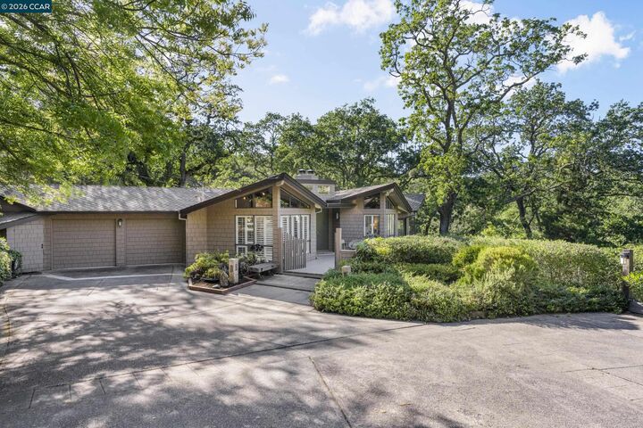 Property Photo: 130 Montair Dr CA 94526