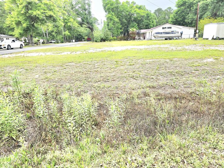 Property Photo:  613 Old Jolly Bay Road  FL 32439 