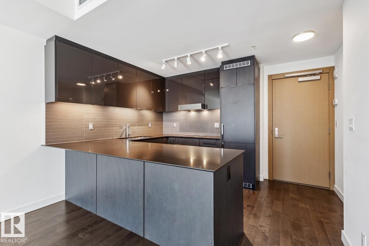 Property Photo: 10360 102 Street NW 3104 AB T5J 0K6