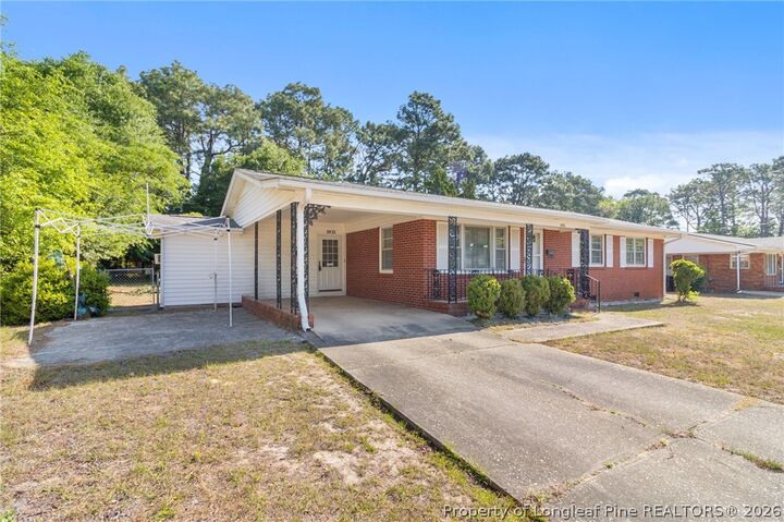 Property Photo:  1921 Wyatt Street  NC 28304 