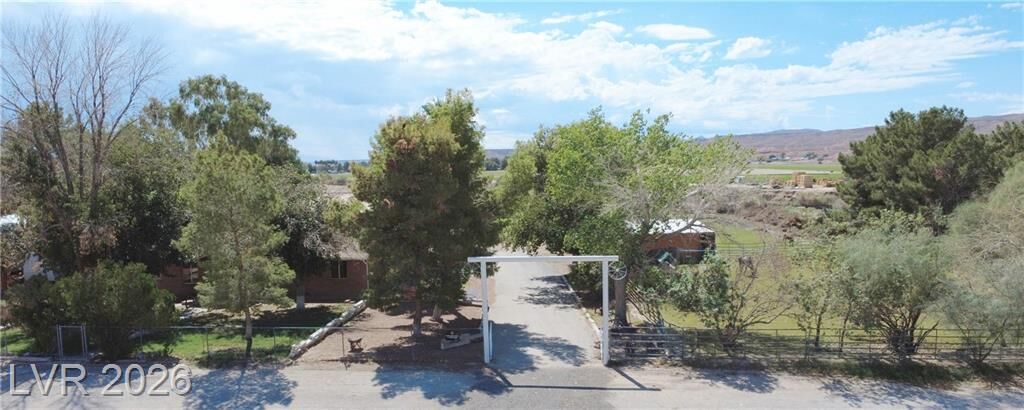 Property Photo:  2025 Whipple Avenue  NV 89021 