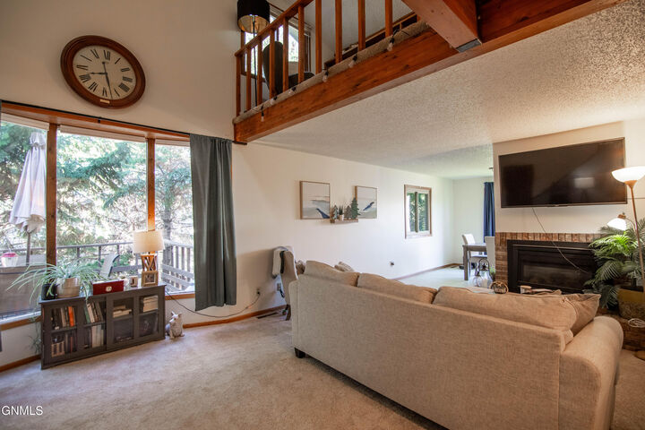 Property Photo:  414 E Brandon Drive  ND 58503 