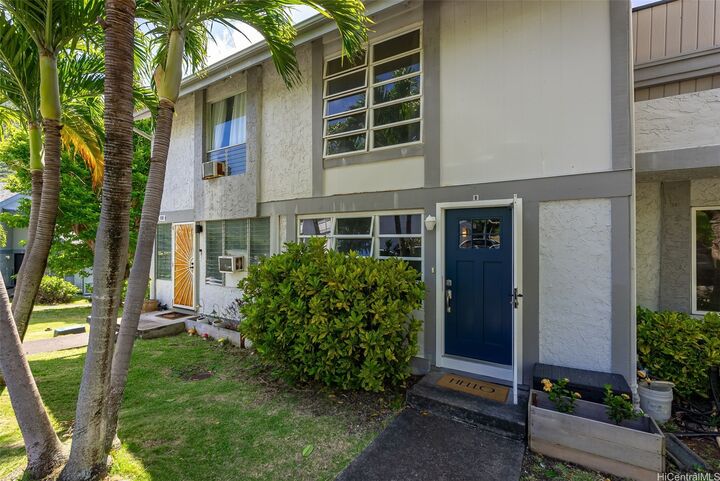 Property Photo:  1101 Kumukumu Street B  HI 96825 