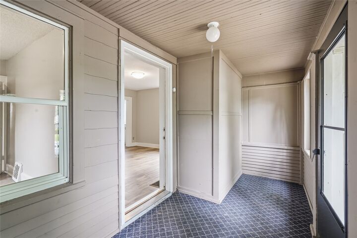 Property Photo: 3915 3rd Street IA 50313